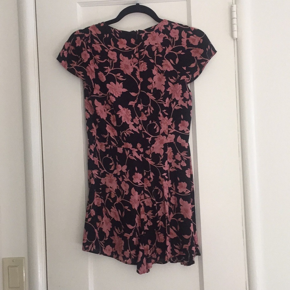 Urban outfitters floral romper - Picture 3 of 4